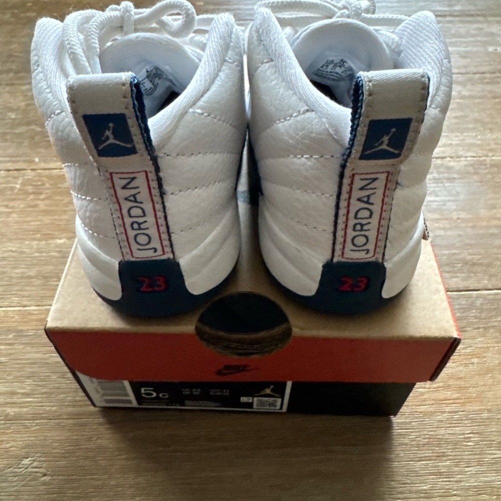 Jordan 12s, 5c